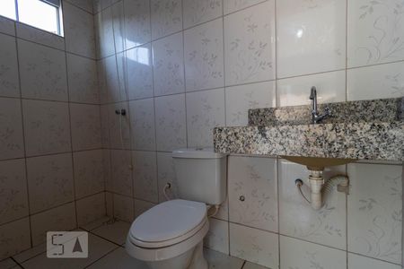 Banheiro suíte de casa para alugar com 3 quartos, 120m² em Residencial Recanto do Bosque, Goiânia