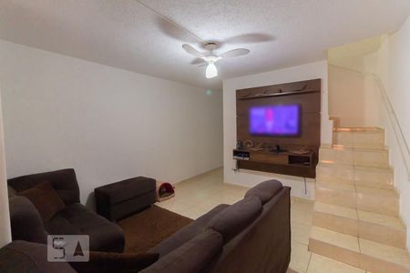 Sala de Estar de casa para alugar com 2 quartos, 480m² em Vila Talarico, São Paulo