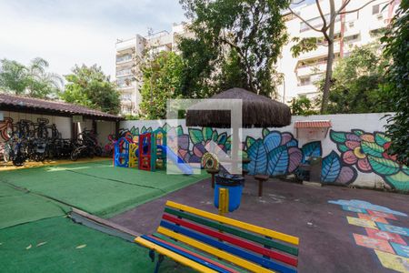 Apartamento à venda com 75m², 2 quartos e 1 vaga Apartamento à venda com 75m², 2 quartos e 1 vagaPlayground