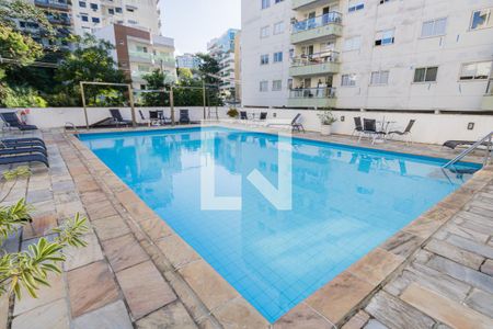 Apartamento à venda com 75m², 2 quartos e 1 vaga Apartamento à venda com 75m², 2 quartos e 1 vagaPiscina