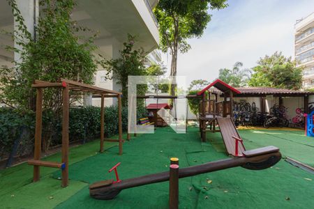 Apartamento à venda com 75m², 2 quartos e 1 vaga Apartamento à venda com 75m², 2 quartos e 1 vagaPlayground