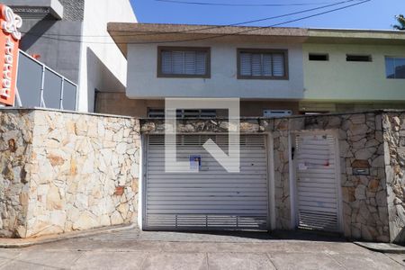 Casa para alugar com 550m², 3 quartos e 4 vagasFachada