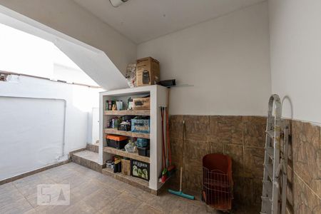 Casa à venda com 220m², 5 quartos e 2 vagasÁrea de Serviço 1