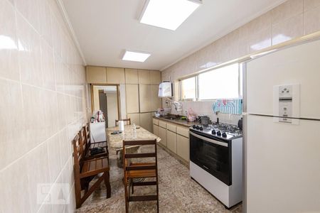 Casa à venda com 220m², 5 quartos e 2 vagasCozinha