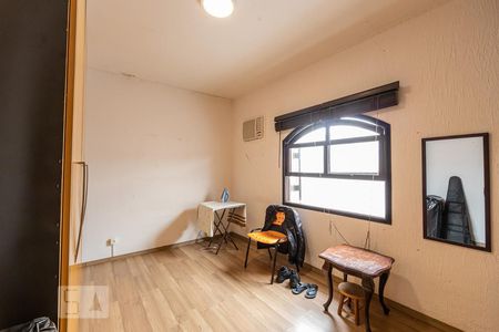 Casa à venda com 220m², 5 quartos e 2 vagasQuarto 5 (Fundos)