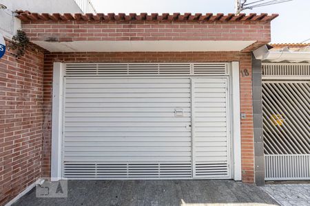 Casa à venda com 220m², 5 quartos e 2 vagasFachada