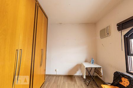 Casa à venda com 220m², 5 quartos e 2 vagasQuarto 5 (Fundos)