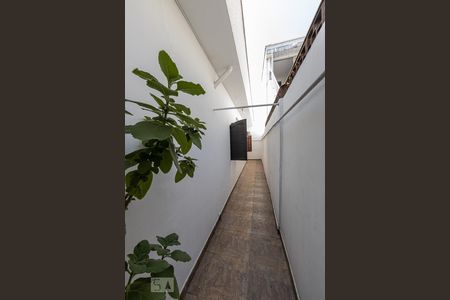 Casa à venda com 220m², 5 quartos e 2 vagasCorredor Externo