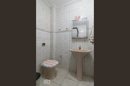Banheiro de casa à venda com 3 quartos, 249m² em Vila Linda, Santo André
