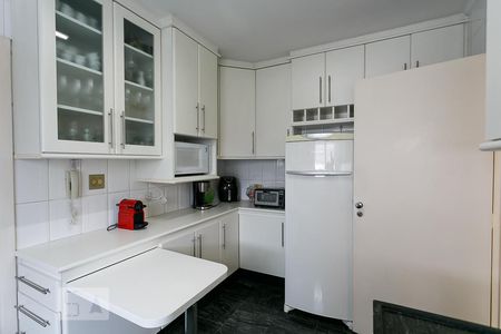 Apartamento à venda com 165m², 3 quartos e 3 vagas Apartamento à venda com 165m², 3 quartos e 3 vagasCozinha