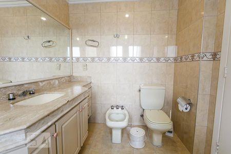 Apartamento à venda com 165m², 3 quartos e 3 vagas Apartamento à venda com 165m², 3 quartos e 3 vagasBanheiro da Suíte 1