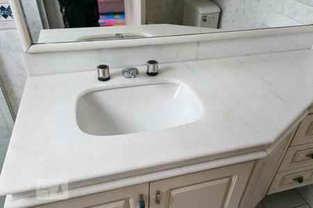 Apartamento à venda com 165m², 3 quartos e 3 vagas Apartamento à venda com 165m², 3 quartos e 3 vagasBanheiro da Suíte 2