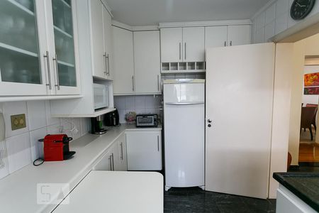 Apartamento à venda com 165m², 3 quartos e 3 vagas Apartamento à venda com 165m², 3 quartos e 3 vagasCozinha