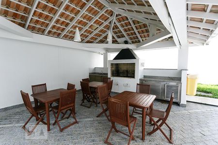 Apartamento à venda com 165m², 3 quartos e 3 vagas Apartamento à venda com 165m², 3 quartos e 3 vagasÁrea comum - Churrasqueira