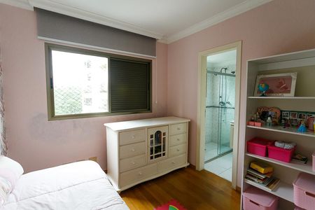 Apartamento à venda com 165m², 3 quartos e 3 vagas Apartamento à venda com 165m², 3 quartos e 3 vagassuíte 2