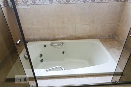 Apartamento à venda com 165m², 3 quartos e 3 vagas Apartamento à venda com 165m², 3 quartos e 3 vagasBanheiro da Suíte 1