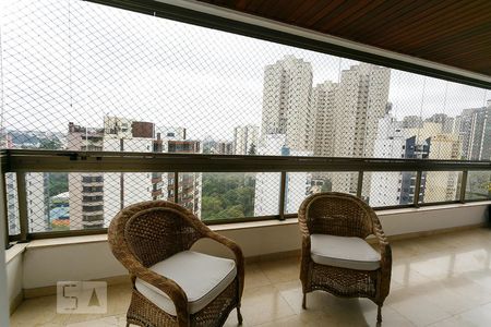 Apartamento à venda com 165m², 3 quartos e 3 vagas Apartamento à venda com 165m², 3 quartos e 3 vagasVaranda da Sala
