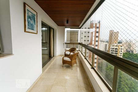 Apartamento à venda com 165m², 3 quartos e 3 vagas Apartamento à venda com 165m², 3 quartos e 3 vagasVaranda da Sala