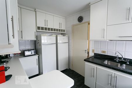 Apartamento à venda com 165m², 3 quartos e 3 vagas Apartamento à venda com 165m², 3 quartos e 3 vagasCozinha