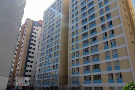 Apartamento para alugar com 68m², 2 quartos e 1 vagaFachada