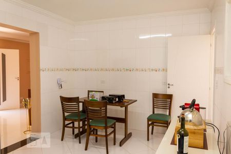 Casa à venda com 230m², 4 quartos e 3 vagas Casa à venda com 230m², 4 quartos e 3 vagasCozinha