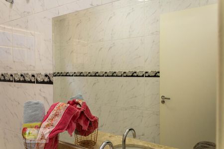 Casa à venda com 230m², 4 quartos e 3 vagas Casa à venda com 230m², 4 quartos e 3 vagasBanheiro