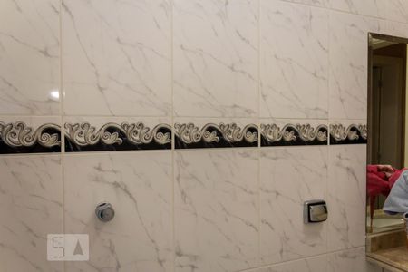 Casa à venda com 230m², 4 quartos e 3 vagas Casa à venda com 230m², 4 quartos e 3 vagasBanheiro