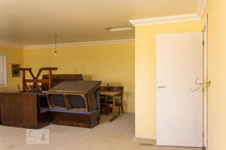 Casa à venda com 230m², 4 quartos e 3 vagas Casa à venda com 230m², 4 quartos e 3 vagasQuarto 4