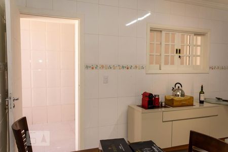 Casa à venda com 230m², 4 quartos e 3 vagas Casa à venda com 230m², 4 quartos e 3 vagasCozinha