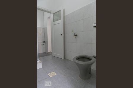 Studio para alugar com 31m², 1 quarto e 1 vaga Studio para alugar com 31m², 1 quarto e 1 vagaBanheiro