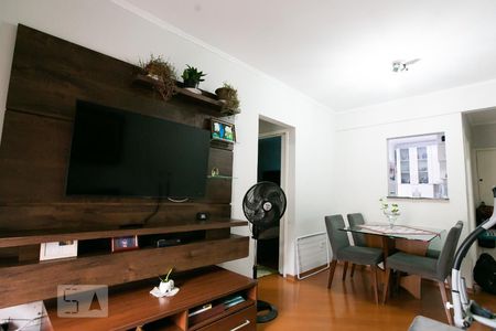 Sala de apartamento para alugar com 2 quartos, 52m² em Vila Santana, São Paulo