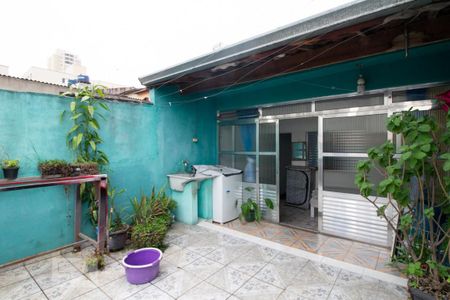 Casa à venda com 80m², 3 quartos e 6 vagas Casa à venda com 80m², 3 quartos e 6 vagasQuintal