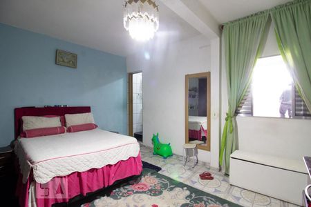 Casa à venda com 80m², 3 quartos e 6 vagas Casa à venda com 80m², 3 quartos e 6 vagasSuíte