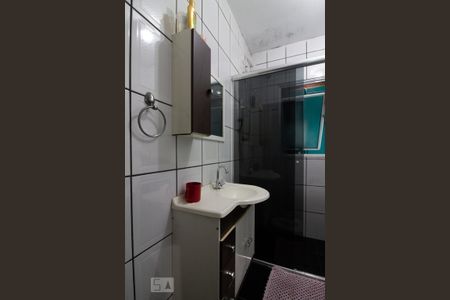 Casa à venda com 80m², 3 quartos e 6 vagas Casa à venda com 80m², 3 quartos e 6 vagasBanheiro da Suíte