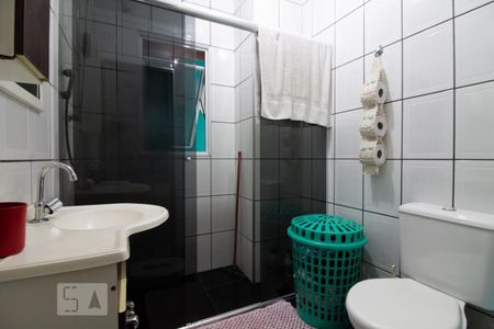 Casa à venda com 80m², 3 quartos e 6 vagas Casa à venda com 80m², 3 quartos e 6 vagasBanheiro da Suíte