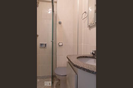 Banheiro  de apartamento para alugar com 1 quarto, 34m² em Bela Vista, São Paulo
