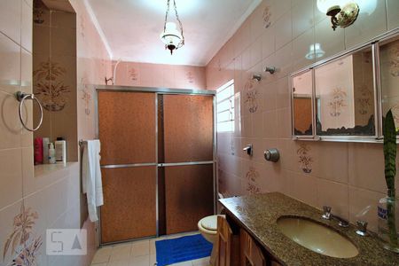 Casa à venda com 143m², 3 quartos e 2 vagas Casa à venda com 143m², 3 quartos e 2 vagasBanheiro