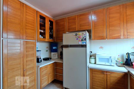 Casa à venda com 143m², 3 quartos e 2 vagas Casa à venda com 143m², 3 quartos e 2 vagasCozinha