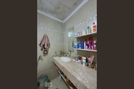 Casa à venda com 340m², 6 quartos e 6 vagasBanheiro 2