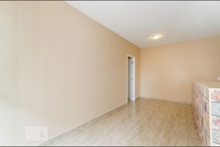 Sala de kitnet/studio para alugar com 1 quarto, 50m² em Vila Matias, Santos