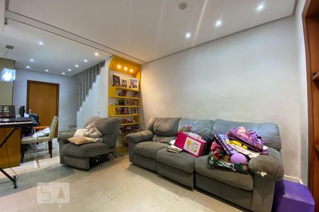 Sala de casa à venda com 3 quartos, 109m² em Jardim Monte Kemel, São Paulo