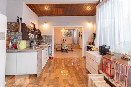 Casa à venda com 250m², 4 quartos e 2 vagas Casa à venda com 250m², 4 quartos e 2 vagasCozinha