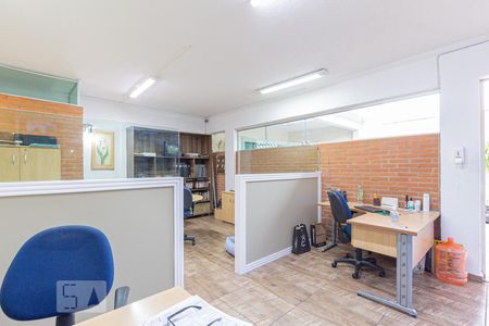 Casa à venda com 250m², 4 quartos e 2 vagas Casa à venda com 250m², 4 quartos e 2 vagasEscritório