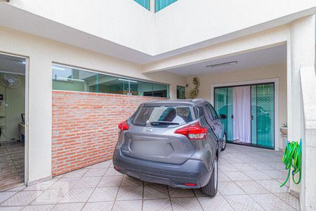 Casa à venda com 250m², 4 quartos e 2 vagas Casa à venda com 250m², 4 quartos e 2 vagasGaragem
