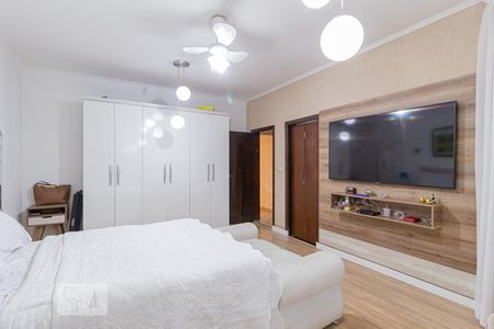 Casa à venda com 250m², 4 quartos e 2 vagas Casa à venda com 250m², 4 quartos e 2 vagasSuíte