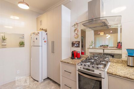 Casa à venda com 250m², 4 quartos e 2 vagas Casa à venda com 250m², 4 quartos e 2 vagasCozinha