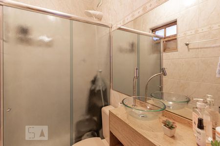 Casa à venda com 250m², 4 quartos e 2 vagas Casa à venda com 250m², 4 quartos e 2 vagasBanheiro 3