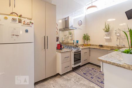 Casa à venda com 250m², 4 quartos e 2 vagas Casa à venda com 250m², 4 quartos e 2 vagasCozinha