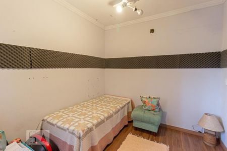 Casa à venda com 250m², 4 quartos e 2 vagas Casa à venda com 250m², 4 quartos e 2 vagasQuarto