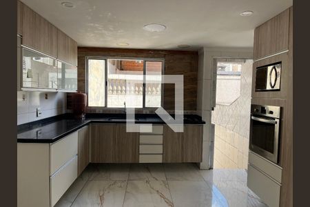 Casa à venda com 185m², 2 quartos e 1 vagaCozinha